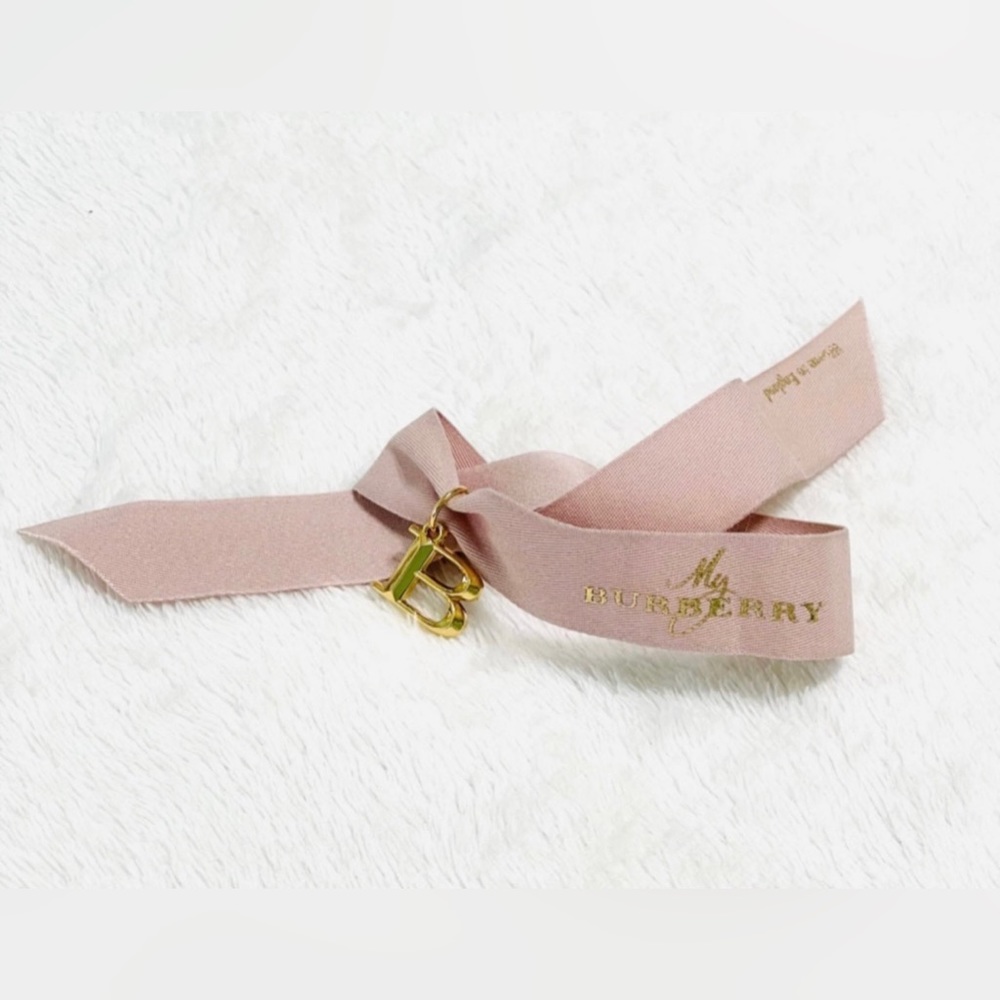 BURBERRY bow tie.
